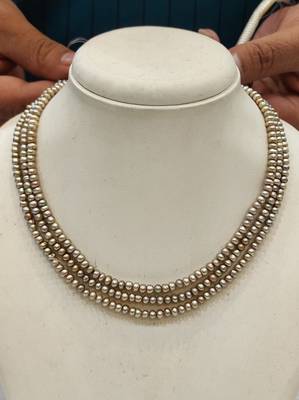 Grey pearl necklaces 1