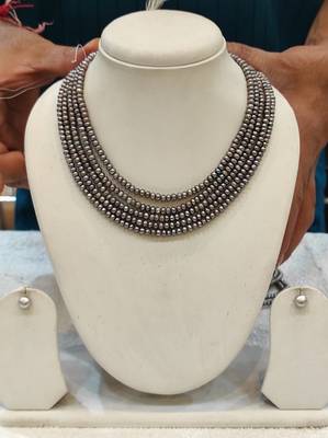 Grey pearl necklaces 1