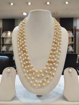 White pearl necklaces 1