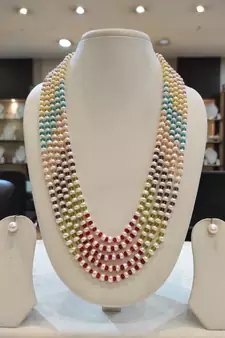 Multicolor pearl necklaces
