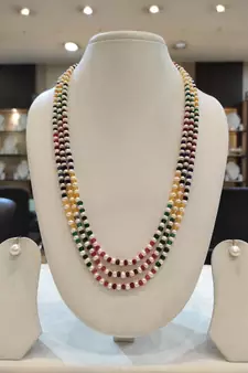 Multicolor pearl necklaces