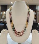 Multicolor pearl necklaces