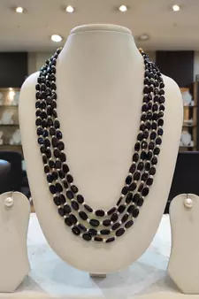 Blue pearl necklaces