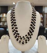 Blue pearl necklaces