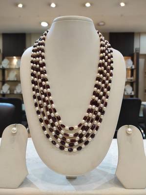 Brown pearl necklaces 1