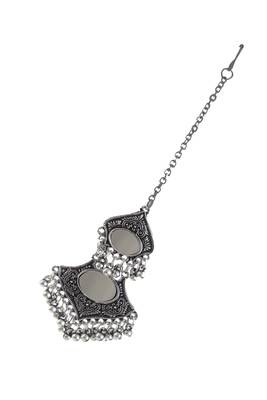 Silver pearl maang-tikka 1