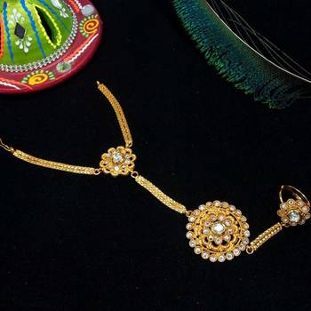 Embellish With Kundan & Pearl Adjustable Haath Phool Panja Bracelet 1