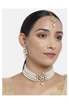 Gold Plated Traditional Kundan with Pearl Choker Necklace Jewellery Set & Maang Tikka for WomenGirls (ML262W)