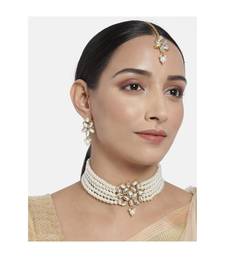 Gold Plated Traditional Kundan with Pearl Choker Necklace Jewellery Set & Maang Tikka for WomenGirls 