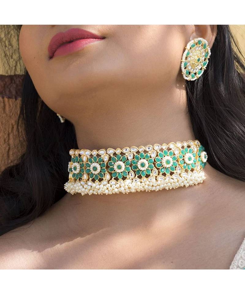 Gold Plated Traditional Green Kundan & Pearl Studded Choker Necklace Jewellery Set For WomenGirls 