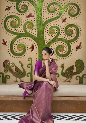 Magenta woven silk saree with blouse 2