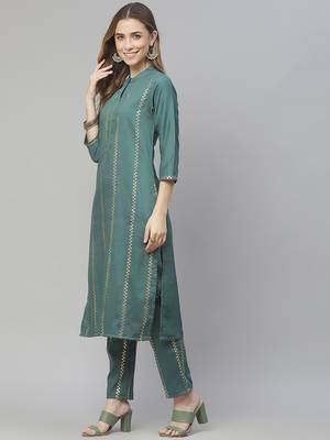Green printed art silk kurtas-and-kurtis 2