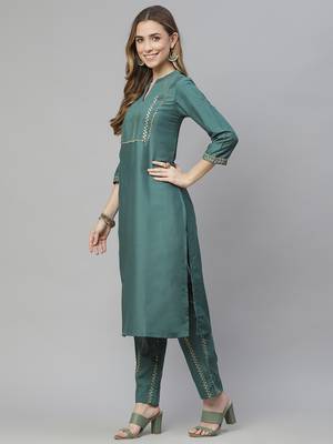 Green printed art silk kurtas-and-kurtis 2