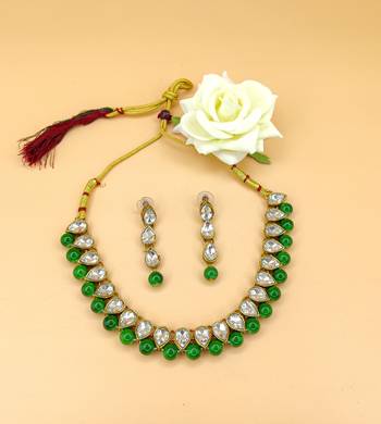 Green necklaces 1