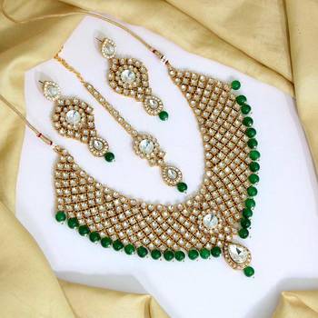 Green necklace-sets 1