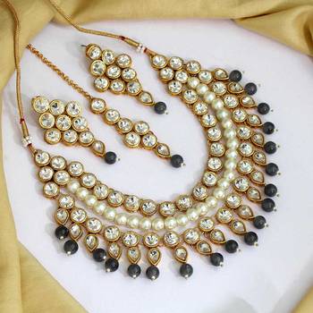 Grey necklace-sets 1