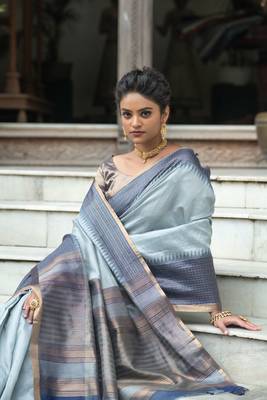 Red woven banarasi silk saree with blouse 2