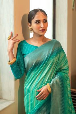 Green woven tussar silk saree with blouse 3