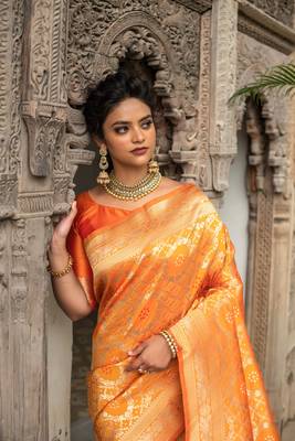 Pink woven linen saree with blouse 2