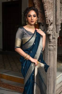 Yellow woven linen saree with blouse 3