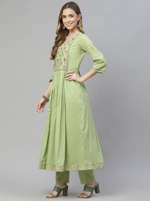 Green thread embroidery cotton salwar 3
