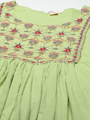 Green thread embroidery cotton salwar 4