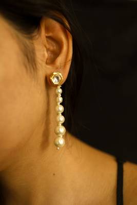 Gold pearl earrings 2
