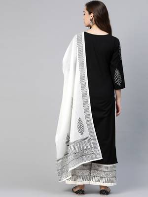 Black embroidered cotton kurta-suits 3
