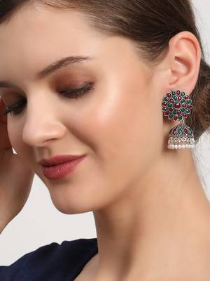 Green earrings 1
