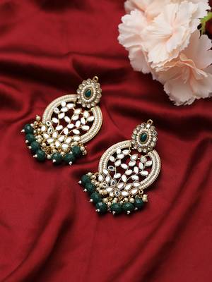 Green earrings 1