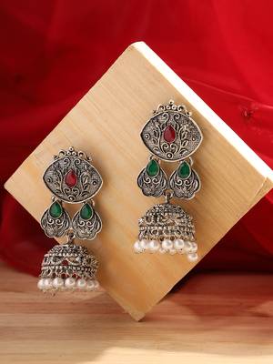 Red earrings 1