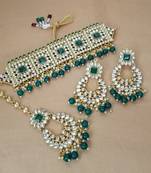Green collar-necklace