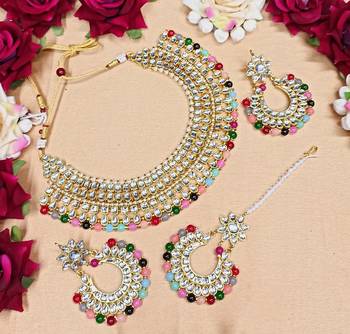 Multicolor chokers 1