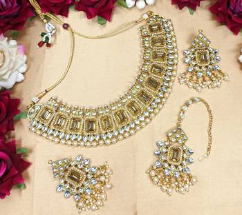 Gold chokers 1