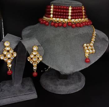 Maroon chokers 1