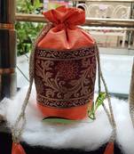 Lalhaveli Indian Ethnic Potli bag Ladies Handbag Purse for Bridal Batwa Pearls Handle Purse Clutch Purse for Women