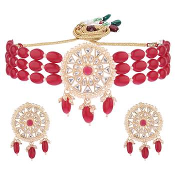 Maroon collar-necklace 5