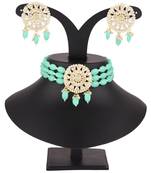 Green collar-necklace