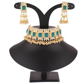 Green collar-necklace 1