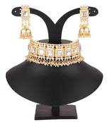 White collar-necklace