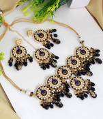Black necklace-sets