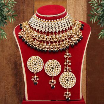 Black necklace-sets 1