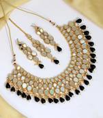 Black necklace-sets