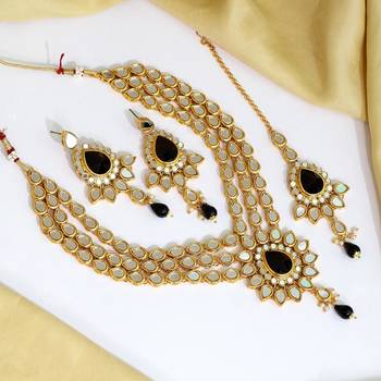 Black necklace-sets 1