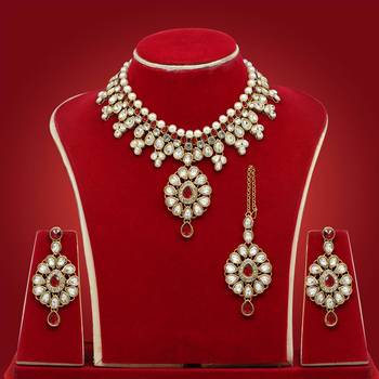 Maroon necklace-sets 1