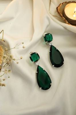 Green earrings 3