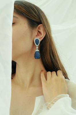 Green earrings 1