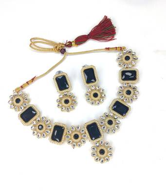 Black necklaces 1