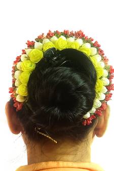 Yellow hair-accessories
