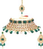 Green collar-necklace